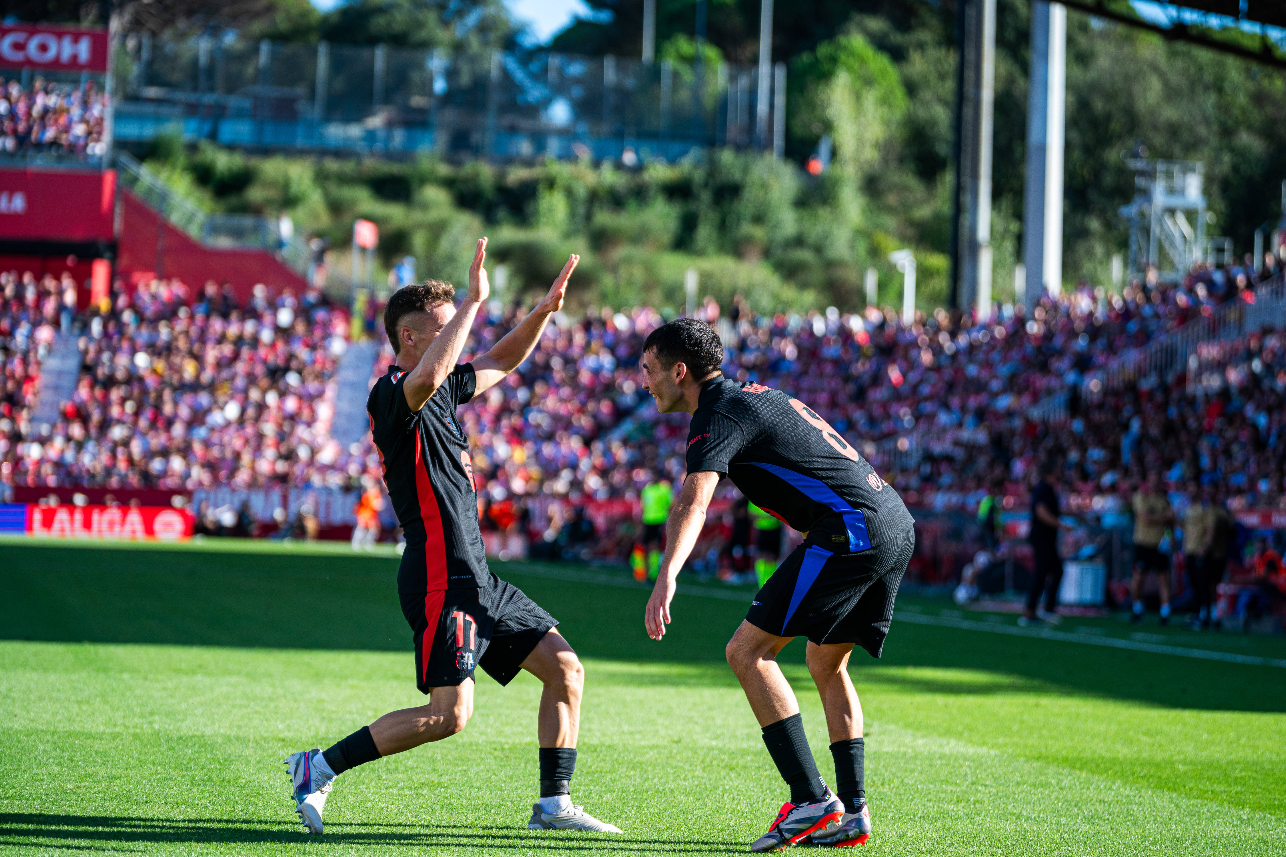 巴萨新援初登西甲赛场,表现不俗获球迷掌声欢呼的简单介绍 巴萨新援初登西甲赛场,表现不俗获球迷掌声欢呼的简单介绍