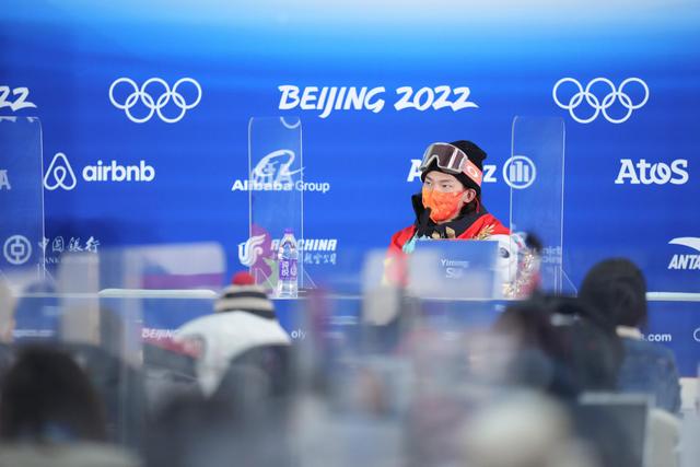 关于俄罗斯击剑选手斗志昂扬,勇夺金牌的信息 关于俄罗斯击剑选手斗志昂扬,勇夺金牌的信息