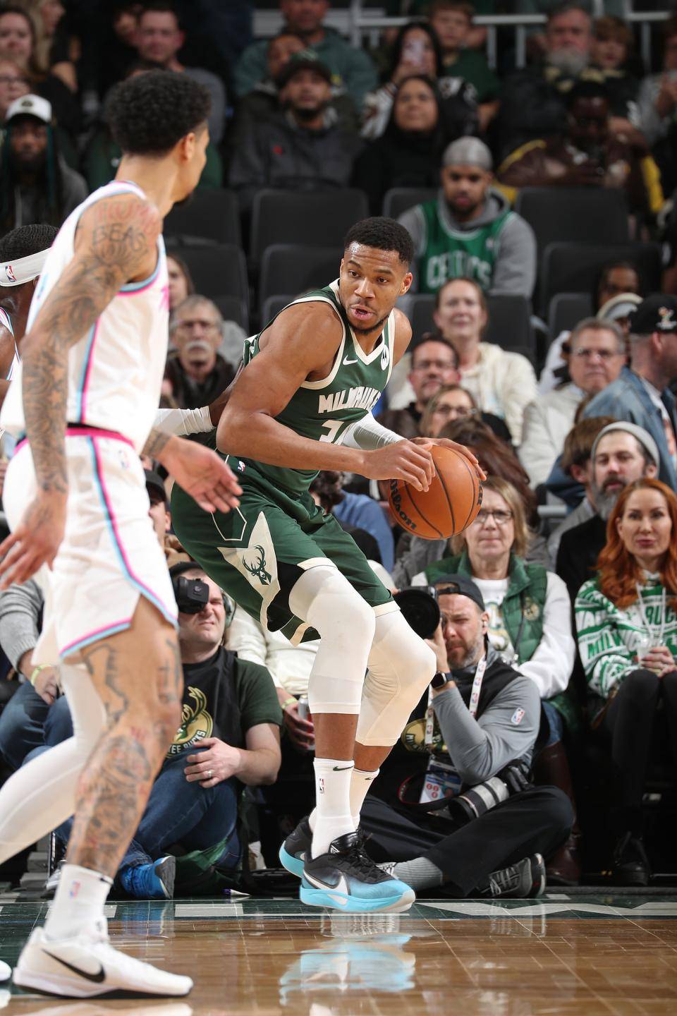 热火持续胜雄鹿打出秀 热火持续胜雄鹿打出秀