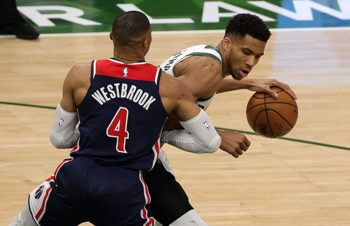 包含雄鹿连胜告终,不敌人主场压哨的词条 包含雄鹿连胜告终,不敌人主场压哨的词条