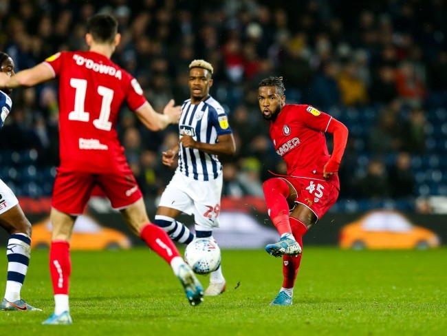 包含布里斯托城客场输球，保级形势不乐观的词条