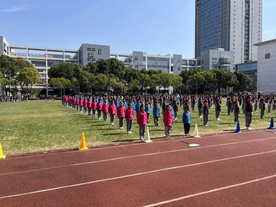 乐鱼体育教练-球队训练有素，期待在赛场上取胜的简单介绍